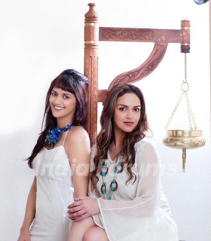 Aahana Deol, Esha Deol