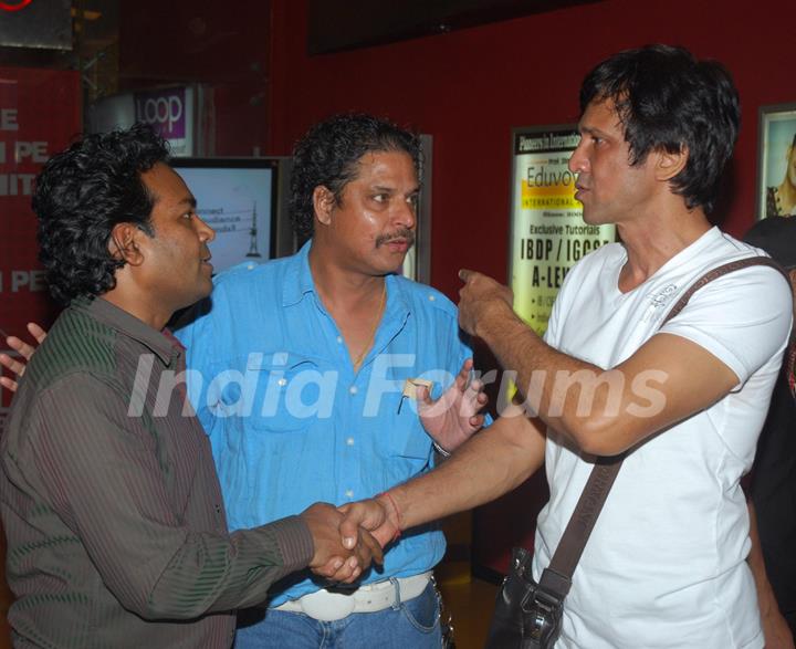 Girish Wankhede, Girish Ranade & Kay Kay Menon at Mahurat of Film A GOODNITE at Cinemax Versova