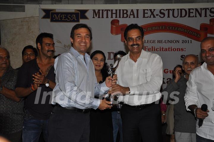 Ajay Devgan felicitated by Ex Mithibai College association headed by Krishna Hegde