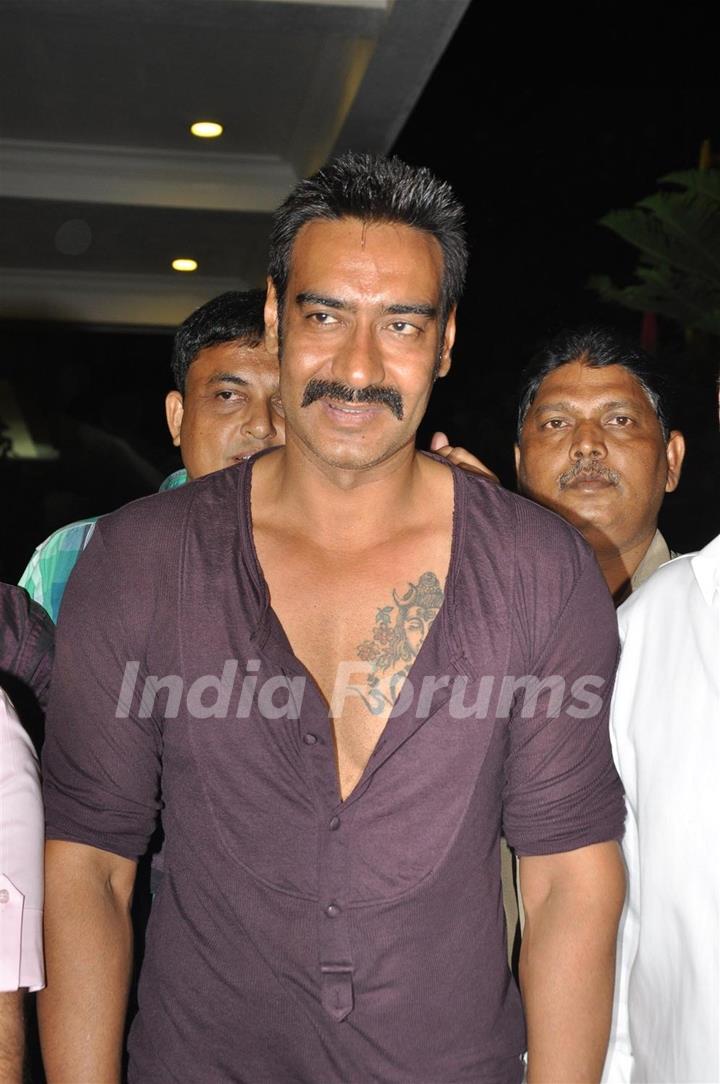 Ajay Devgn felicitated by Ex Mithibai College association headed by Krishna Hegde