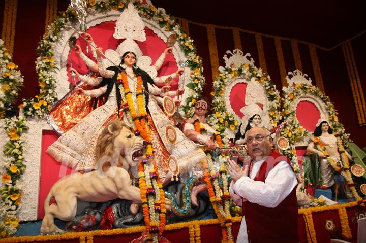 Celebs at Sarbojanin Durga Puja Pandal in Mumbai