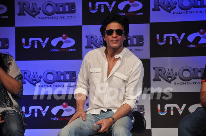 Shah Rukh Khan unveils the 'Ra.One' game at the Grand Hyatt