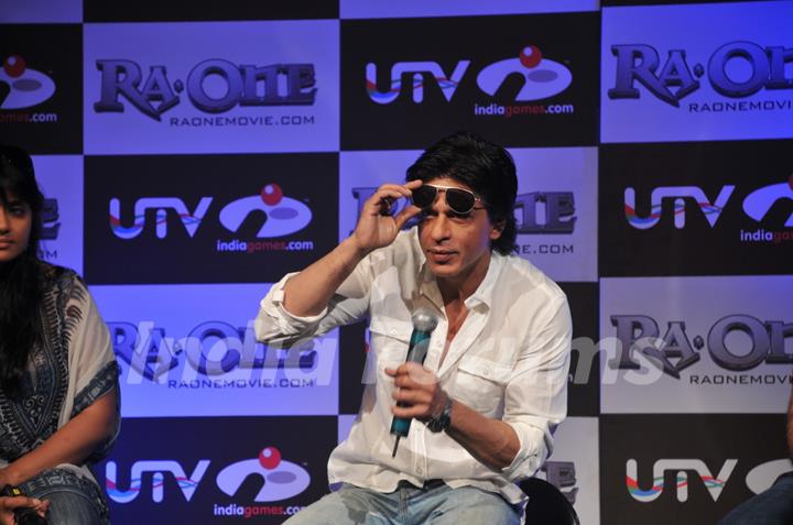 Shah Rukh Khan unveils the 'Ra.One' game at the Grand Hyatt