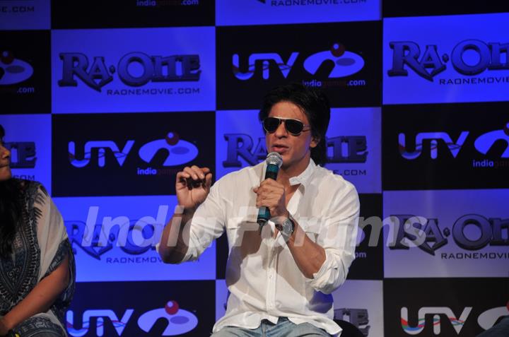 Shah Rukh Khan unveils the 'Ra.One' game at the Grand Hyatt