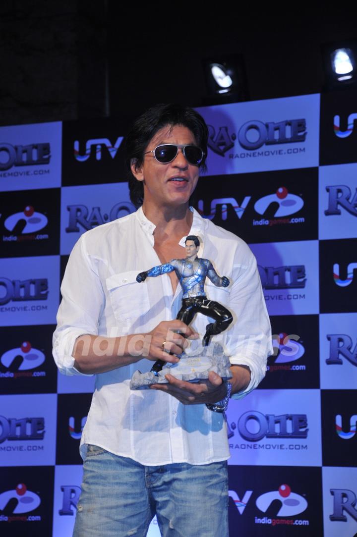 Shah Rukh Khan unveils the 'Ra.One' game at the Grand Hyatt