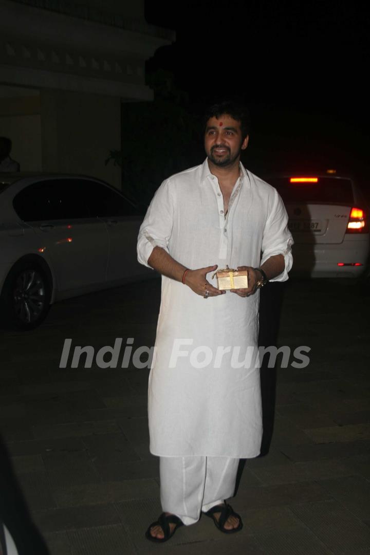 Raj Kundra grace Sanjay Dutt's Mata Ki Chowki in Bandra