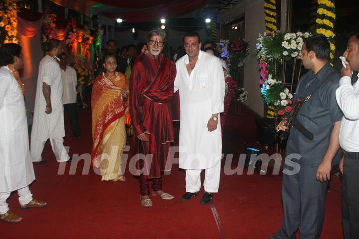 Amitabh with Jaya Bachchan grace Sanjay Dutt's Mata Ki Chowki in Bandra