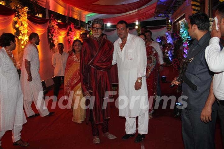 Amitabh Bachchan with Jaya grace Sanjay Dutt's Mata Ki Chowki in Bandra