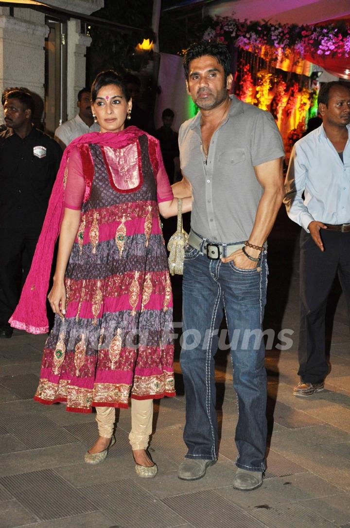 Suniel Shetty with wife grace Sanjay Dutt's Mata Ki Chowki in Bandra