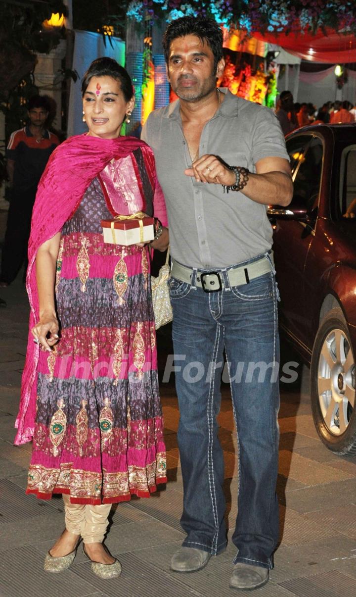 Suniel Shetty with wife grace Sanjay Dutt's Mata Ki Chowki in Bandra