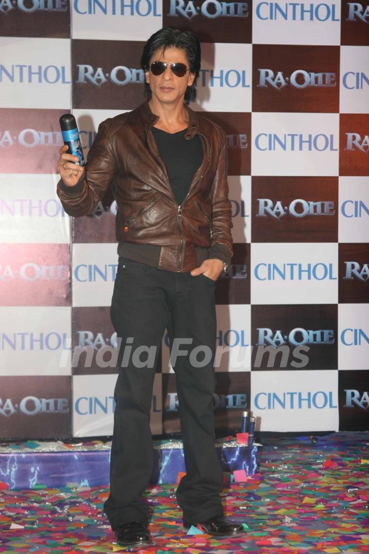 Shah Rukh Khan unveils Cinthol- Ra.one Deo