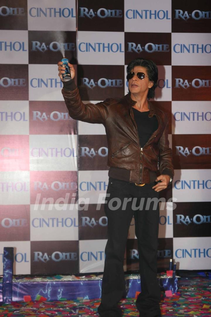 Shah Rukh Khan unveils Cinthol- Ra.one Deo