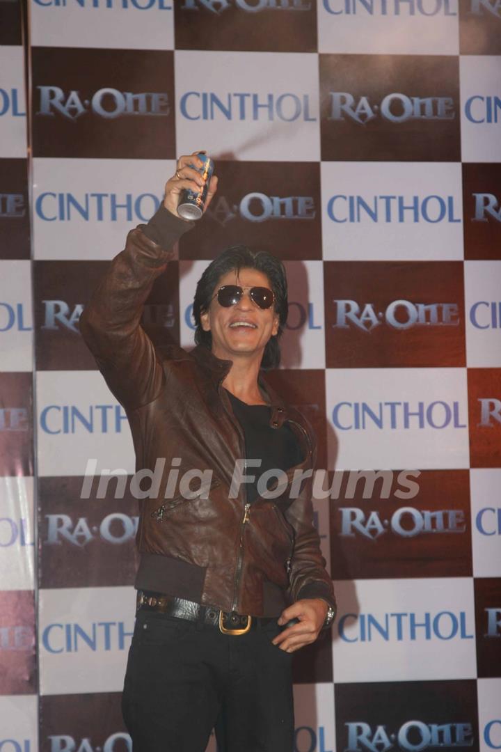 Shah Rukh Khan unveils Cinthol- Ra.one Deo