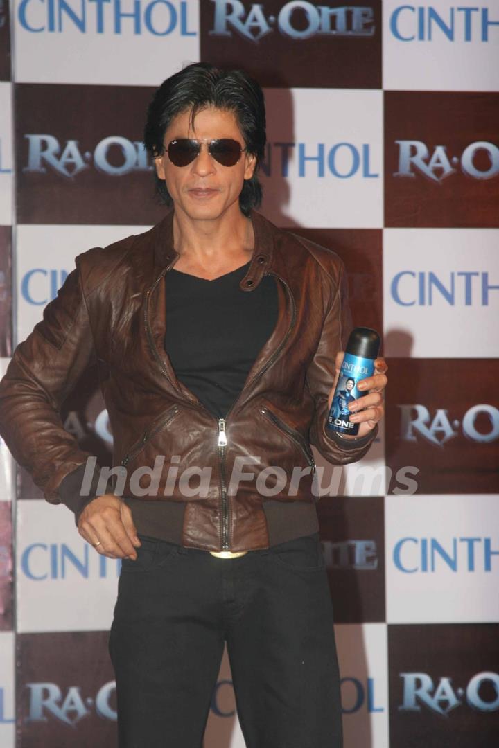 Shah Rukh Khan unveils Cinthol- Ra.one Deo