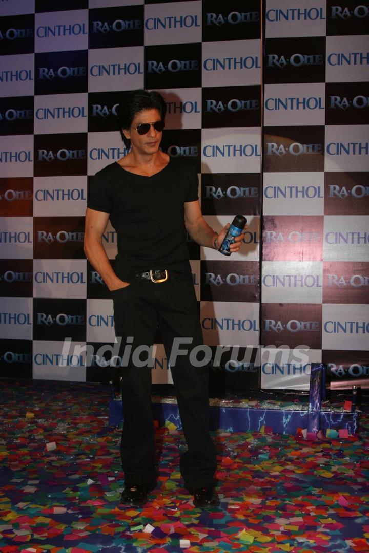 Shah Rukh Khan unveils Cinthol- Ra.one Deo