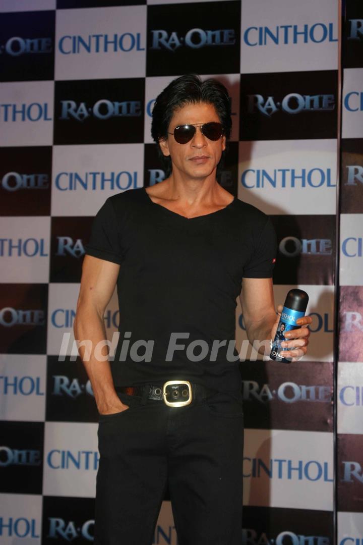 Shah Rukh Khan unveils Cinthol- Ra.one Deo