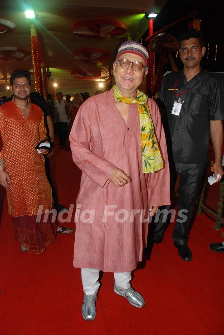 Celebs at Sarbojanik Shree Shree Durga Puja Committee 2011