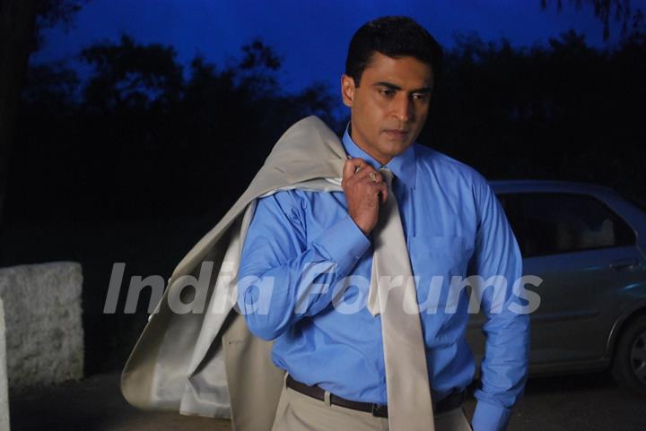 Mohnish Behl as Dr. Ashutosh in Kuch Toh Log Kahenge