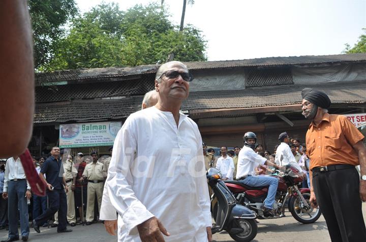 Rajendra Gupta at Funeral of Legendery Gazal Singer 'Jagjit Singh' at Chandanwadi Crematorium, Mumba