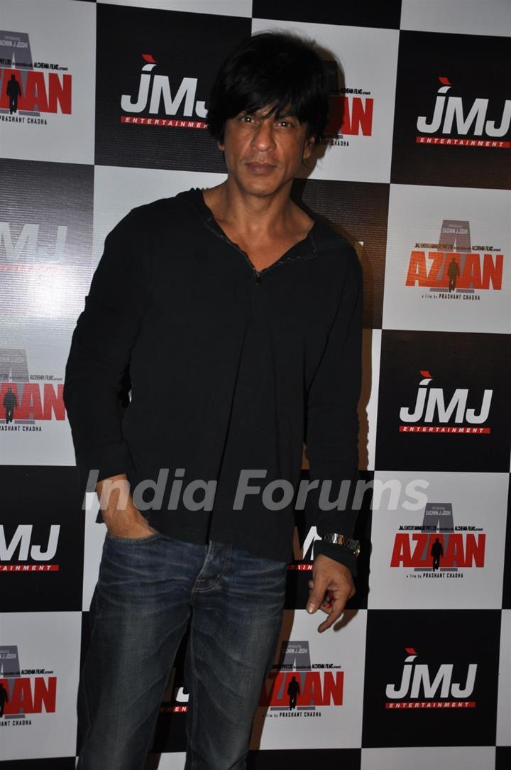 Shah Rukh Khan at Premiere of film 'Aazaan' at PVR Cinemas in Juhu, Mumbai