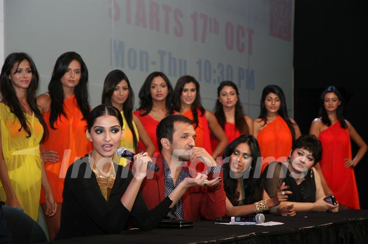 Sonam Kapoor, Atul Kasbekar and Ujjwala Raut as a judge in Kingfisher Calendar Girl 2011 contest