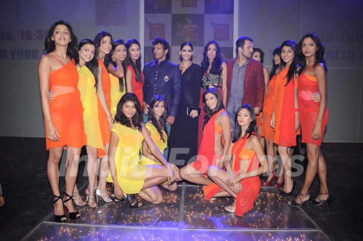 Sonam Kapoor, Milon & Sizzling Models at Kingfisher Modelhunt Flag-off event in Mehboob, Mumbai