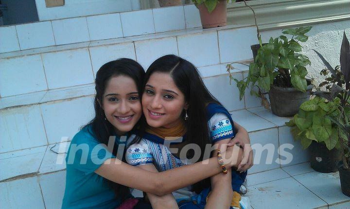 Soumya Seth and Vinita Joshi Thakkar in TV show Navya