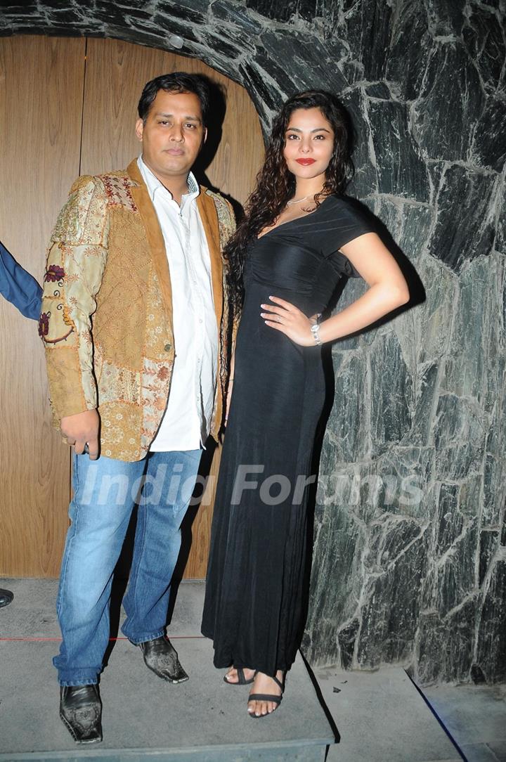 Mandeep Khurana with Konkona Bakshi at Grand launch of 'CAVE' in Mumbai a Sunken Bar and Cave Houses