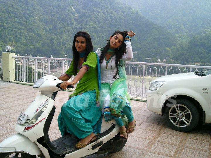 Krystle Dsouza & Nia Sharma in Ek Hazaaron Mein Meri Behna Hain