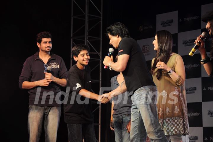 Shah Rukh Khan and Kareena Kapoor at playstation press meet at Inorbit Mall