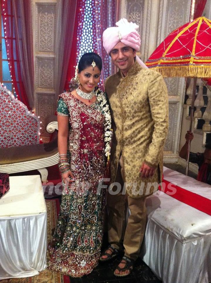 Hina Khan and Ali Merchant on the sets of Ye Rishta Kya Kehlata Hai