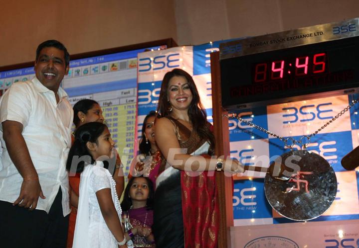 Mahima Chaudhry taking part in Diwali Muhurat Trading at the Bombay Stock Exchange(BSE) in Mumbai