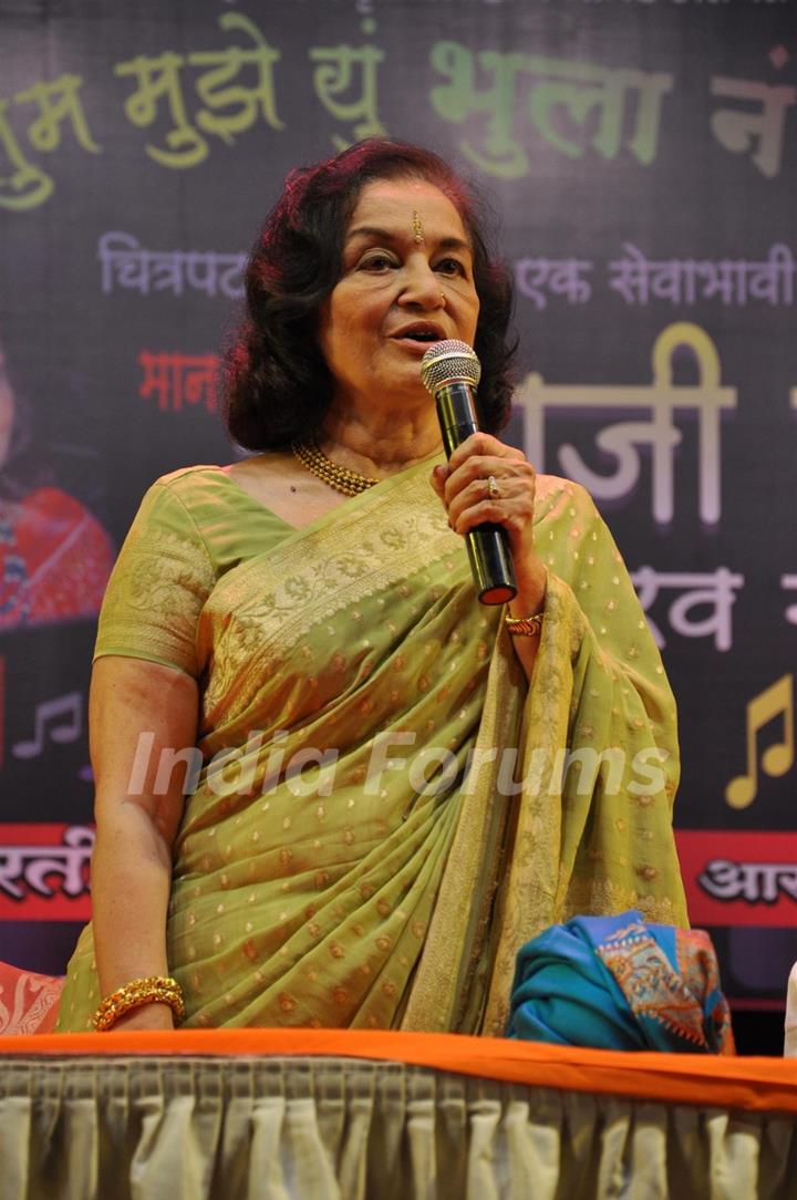 Asha Parekh at felicitation and musical program in her honour 'Asha Parekh Sangeet Rajani' at Bhaidas Hall in Vile Parle, Mumbai