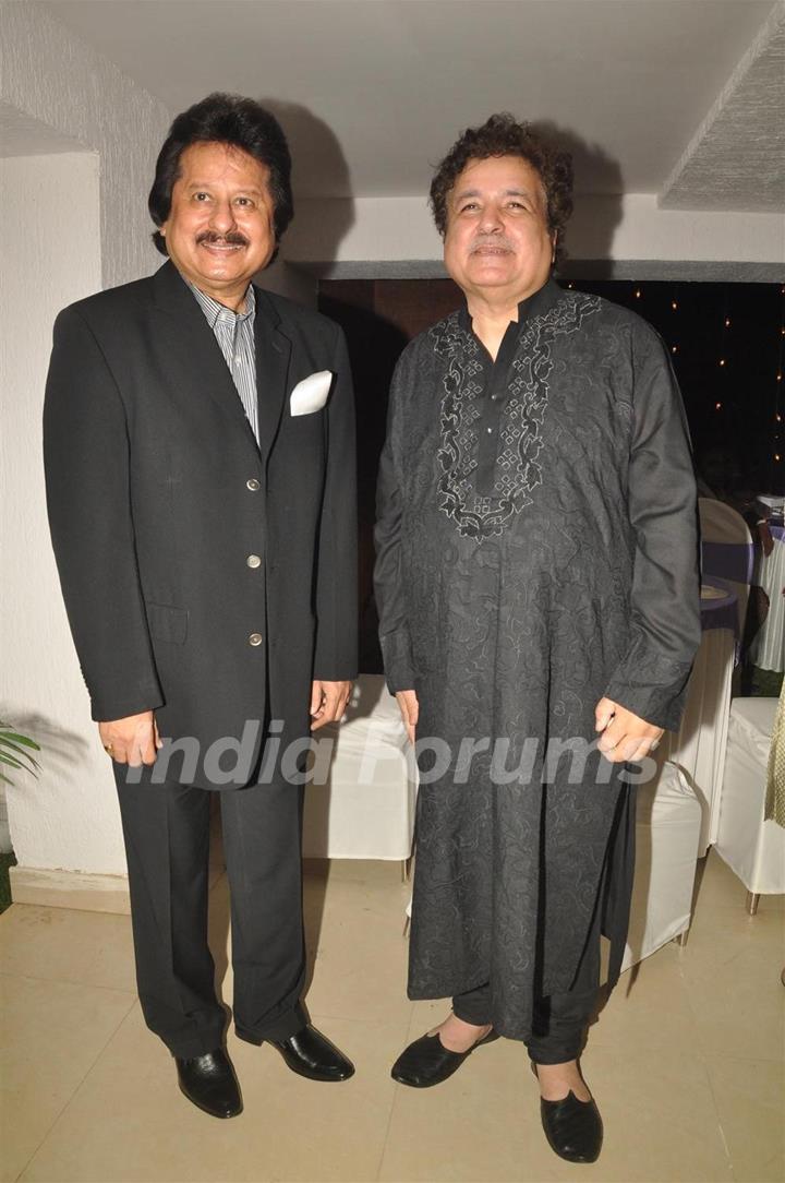 Ghazal singer Ashok Khosla’s new album 'Ishq ke Aage' released by singer Pankaj Udhas