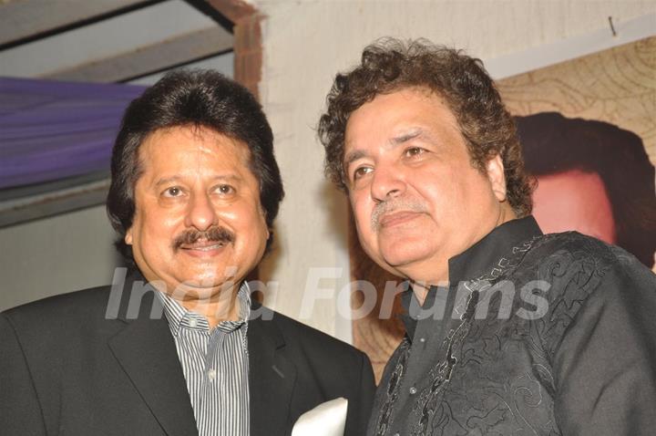 Ghazal singer Ashok Khosla’s new album 'Ishq ke Aage' released by singer Pankaj Udhas