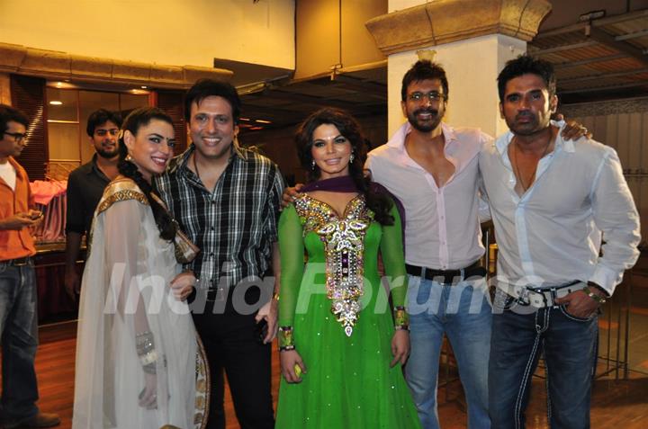 Govinda, Sunil Shetty, Rakhi Sawant, Javed promote film Loot at Chatt Puja celebrations at Juhu, Mum