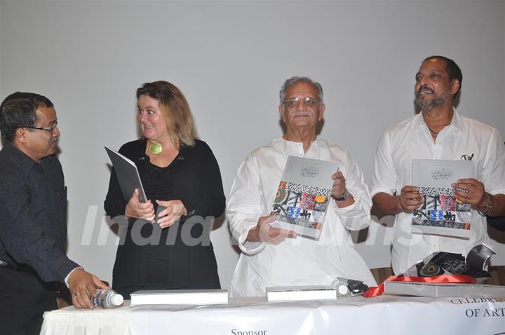 Lyricist Gulzar and Nana Patekar at Calligraphic Painting Exhibition 'Silver Calligraphy' in Mumbai