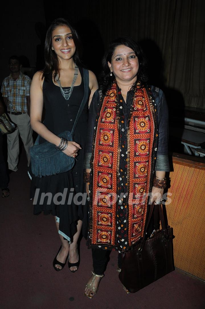 Purbi Joshi with Singer Kavita Seth, released her Sufi Rock Album Khuda Wohi Hai