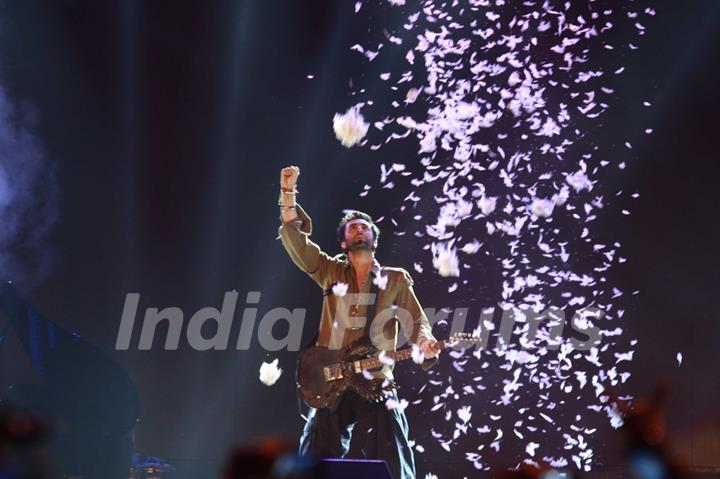 Ranbir Kapoor rock at 'Rockstar' live concert at Bhavans Ground