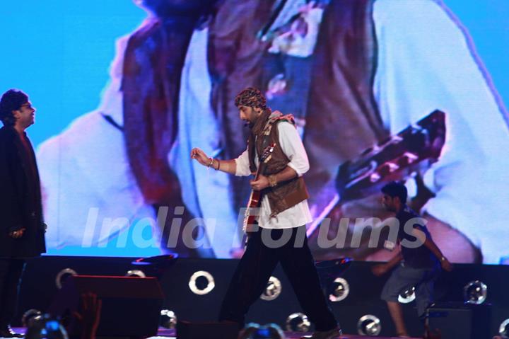 Ranbir Kapoor and A R Rahman rock at 'Rockstar' live concert at Bhavans Ground