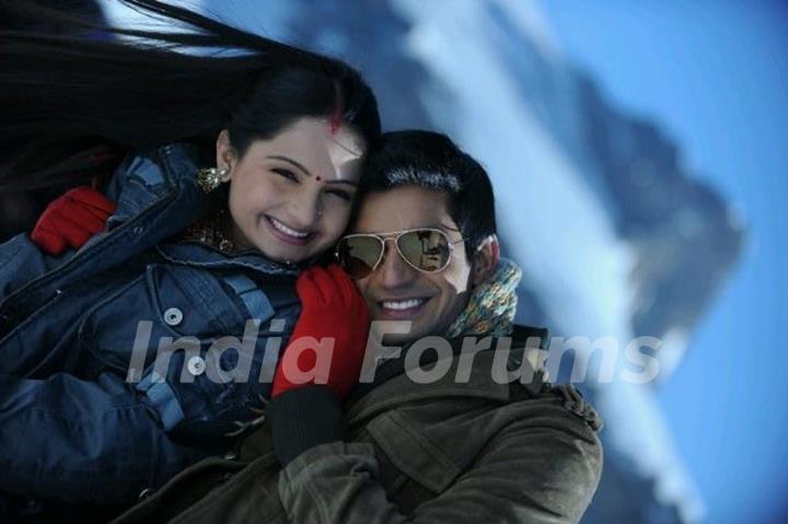 Vishal Singh And Giaa Manek In Saath Nibana Saathiya