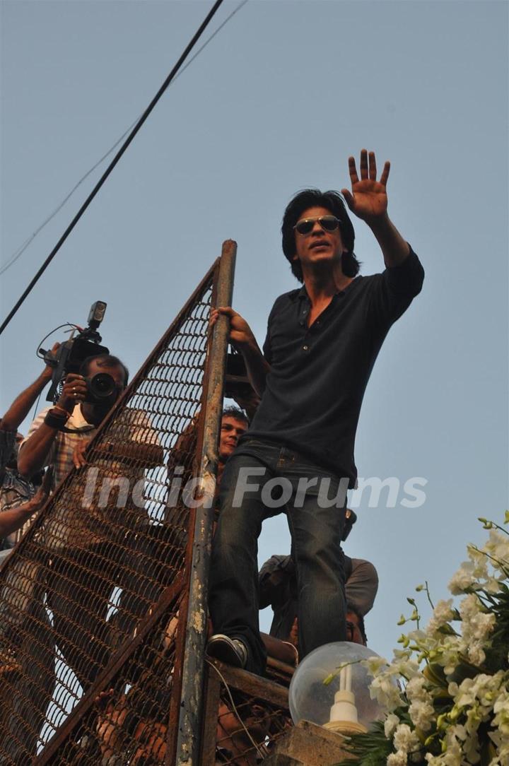 Shah Rukh Khan greets fans on his 46th birthday in Mumbai