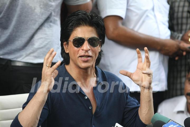 Shahrukh Khan celebrates birthday with media