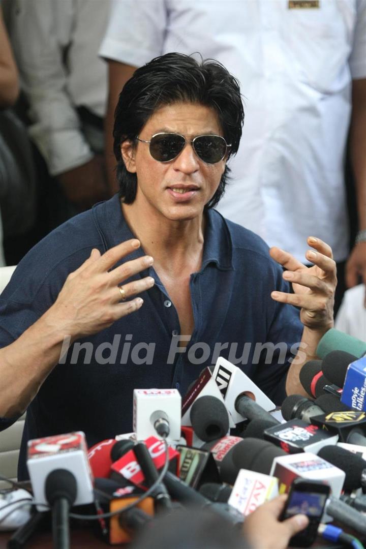 Shahrukh Khan celebrates birthday with media