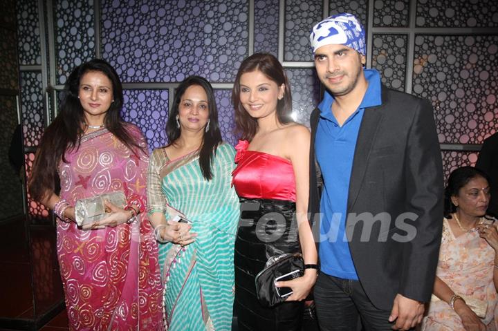 Deepshikha, Kaishav, Poonam and Smita at premiere of 'Miley Naa Miley Hum' at Cinemax