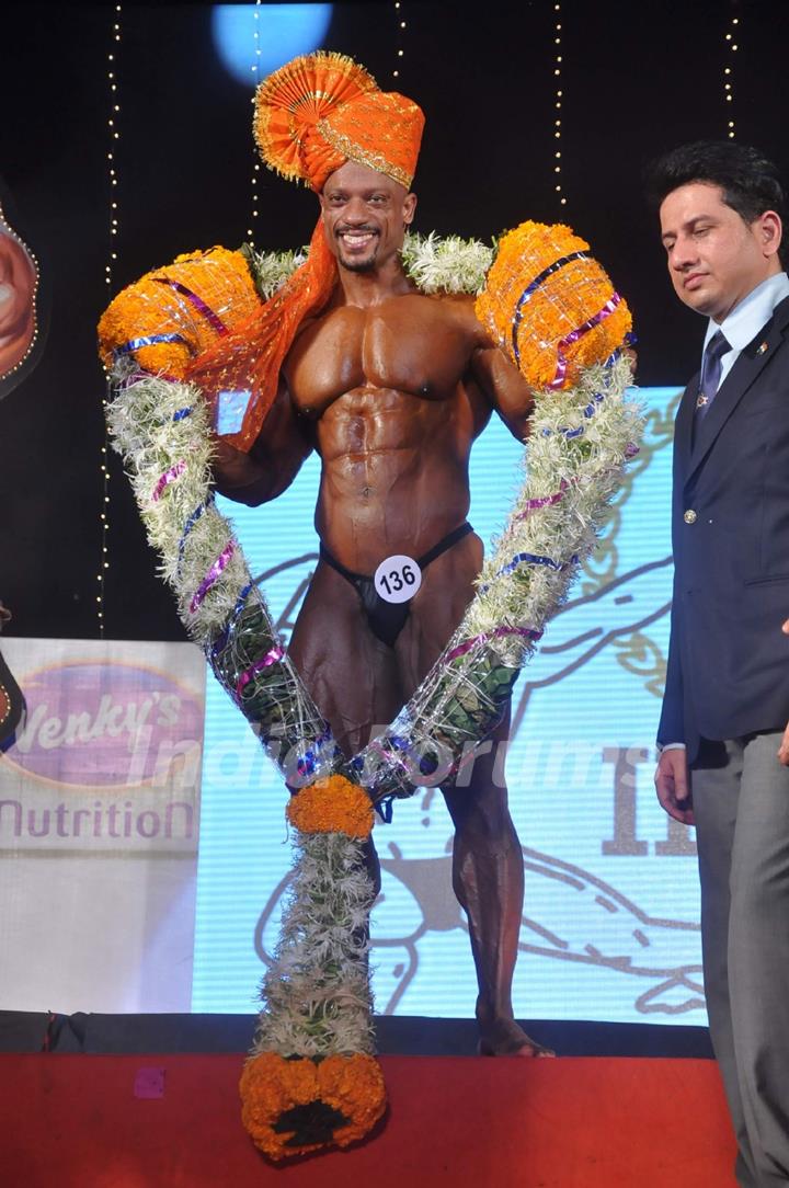 Uddhav Thackeray and Kishori Shahane at Mr. Universe contest at Andheri Sports Complex. .