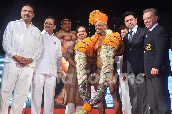 Uddhav Thackeray and Kishori Shahane at Mr. Universe contest at Andheri Sports Complex. .