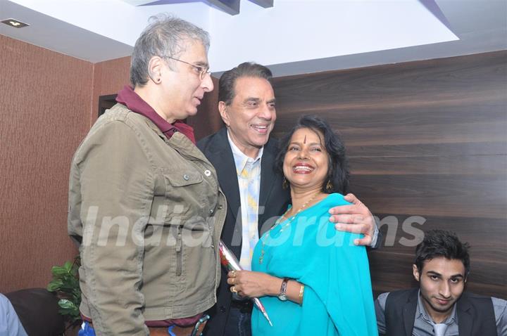 Aditya Raj Kapoor and Dharmendra at Parvez Lakdawala's party