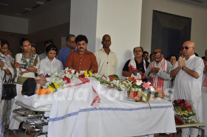 Bhupen Hazrika's prayer meet at Kokilaben Hospital