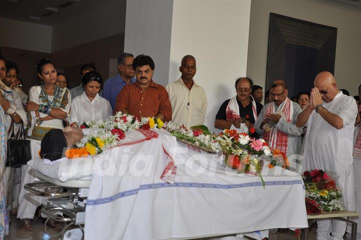 Bhupen Hazrika's prayer meet at Kokilaben Hospital